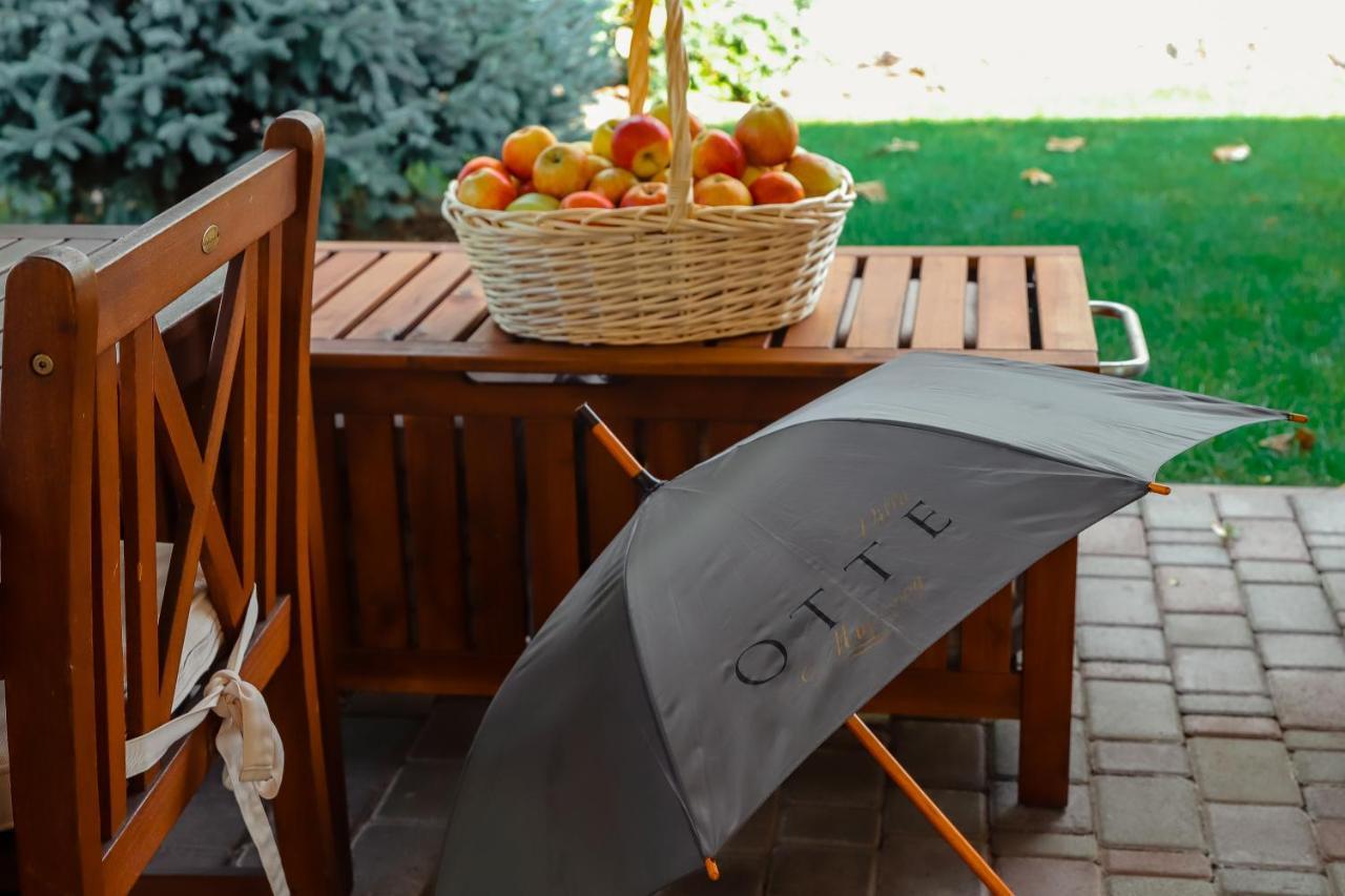 Otte Hotel Myrhorod Buitenkant foto