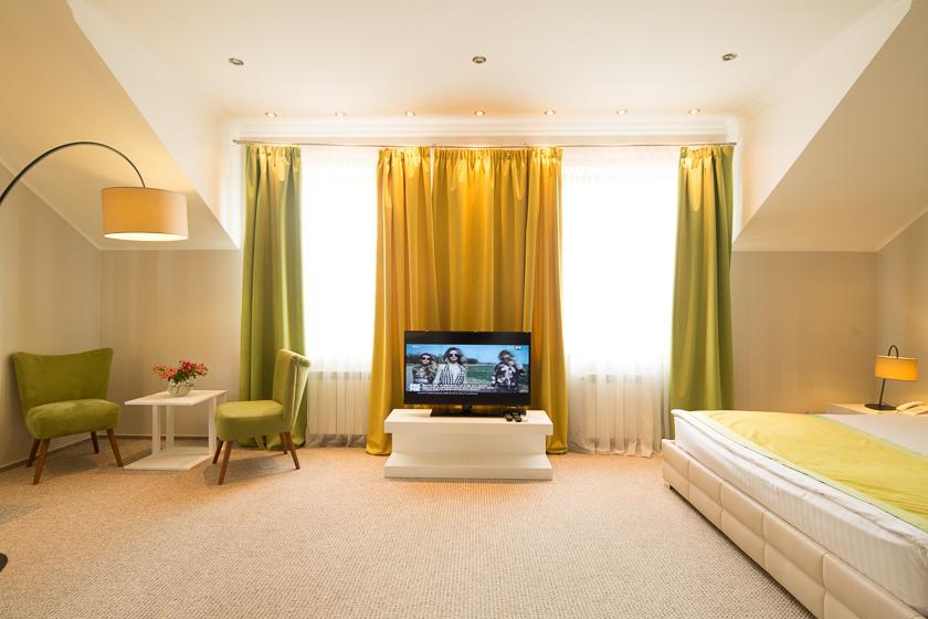 Otte Hotel Myrhorod Buitenkant foto